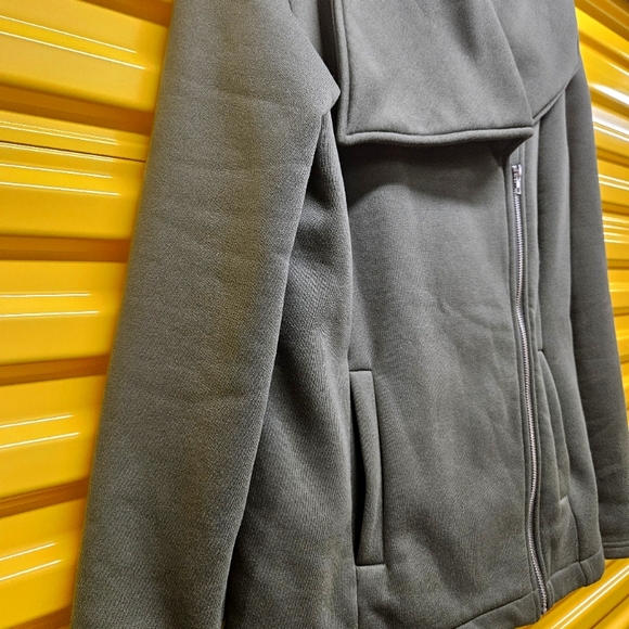 NWOT ELEGANT JACKET ✨️ - Picture 6 of 9